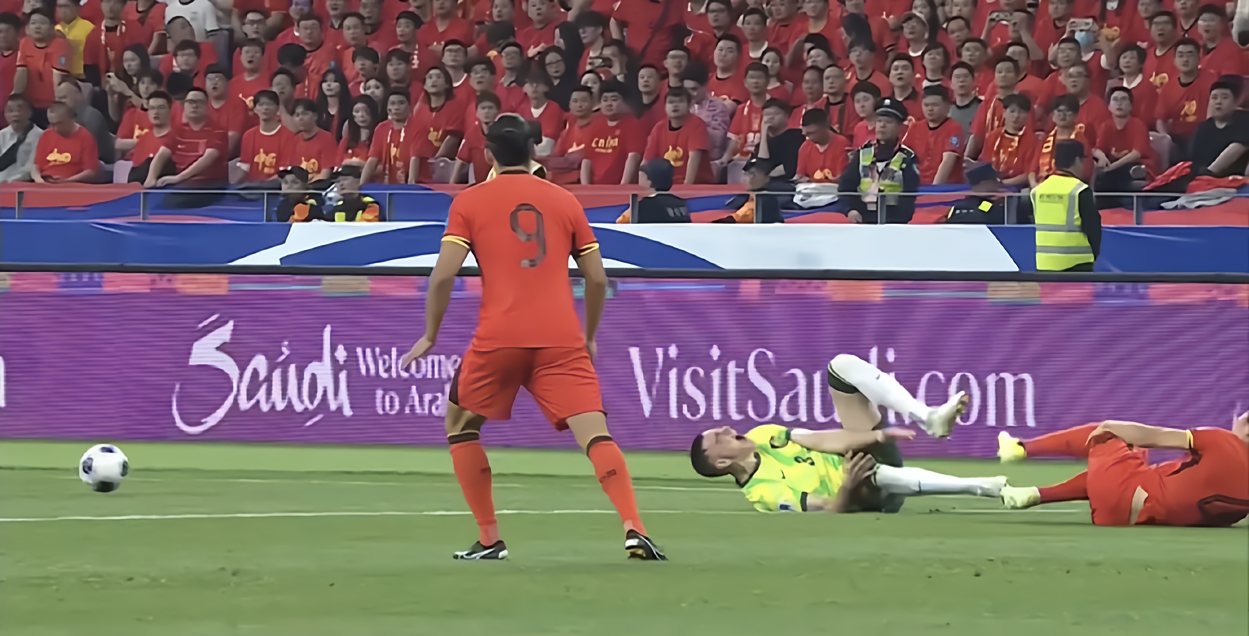 Xingkong- 摔跤冠军赛精彩进行 