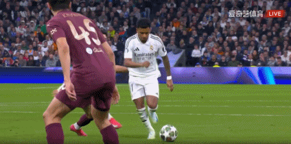 星空体育-姆巴佩回归赛场，比分优势明显首场状态亮眼，公牛观众沸腾！的简单介绍
